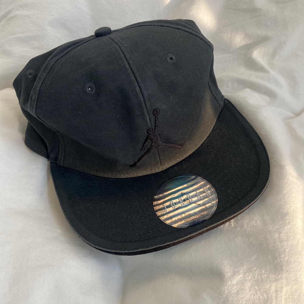 Jordan snap back cap